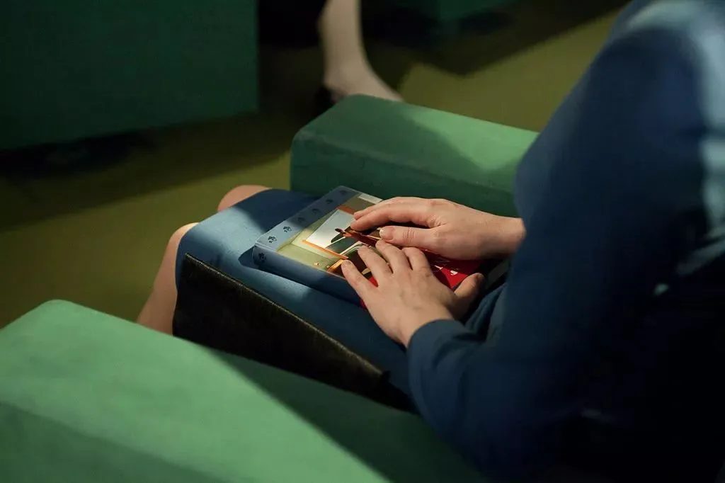 Film still from Shirley: Visions of Reality set in a bar interior, reflecting Edward Hopper's paintings
