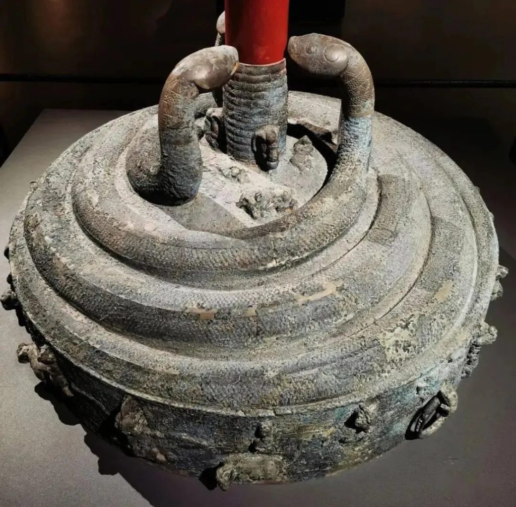 Museum artifact representing Xuanwu, the mythological being that combines a turtle and a snake