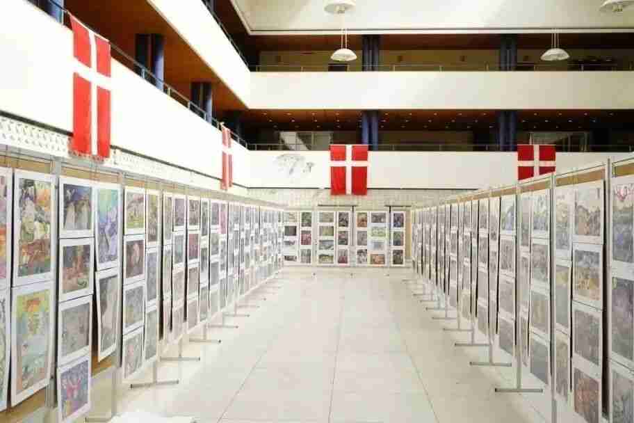 Photo from the 2024 Andersen International Art Exhibition at Odense City Hall