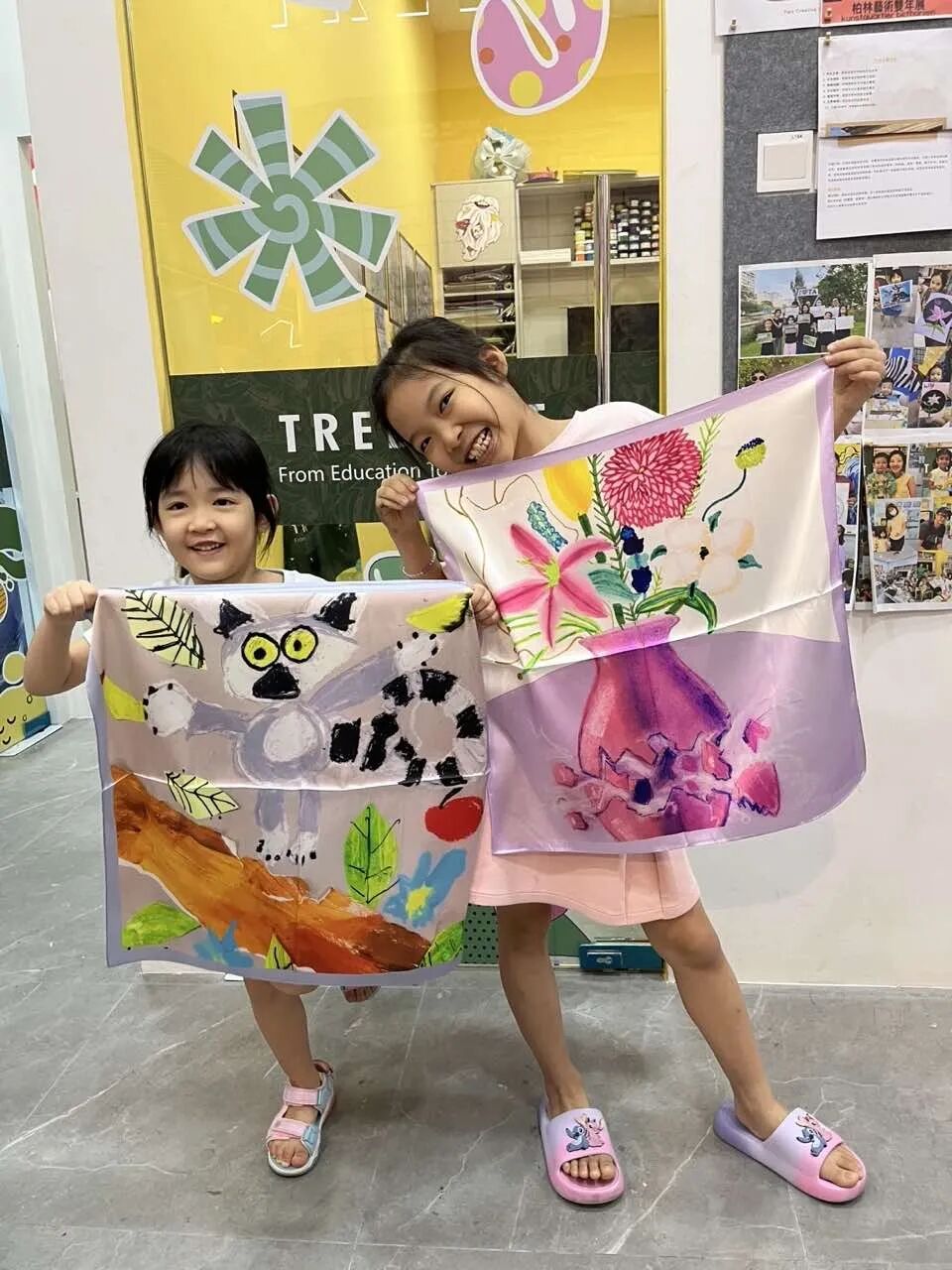 When Childlike Innocence Meets “Hermès” — A Silk Scarf, Radiating Charm at Tree Art 当童真遇见“爱马仕”——一条丝巾,在 Tree Art风采奕奕