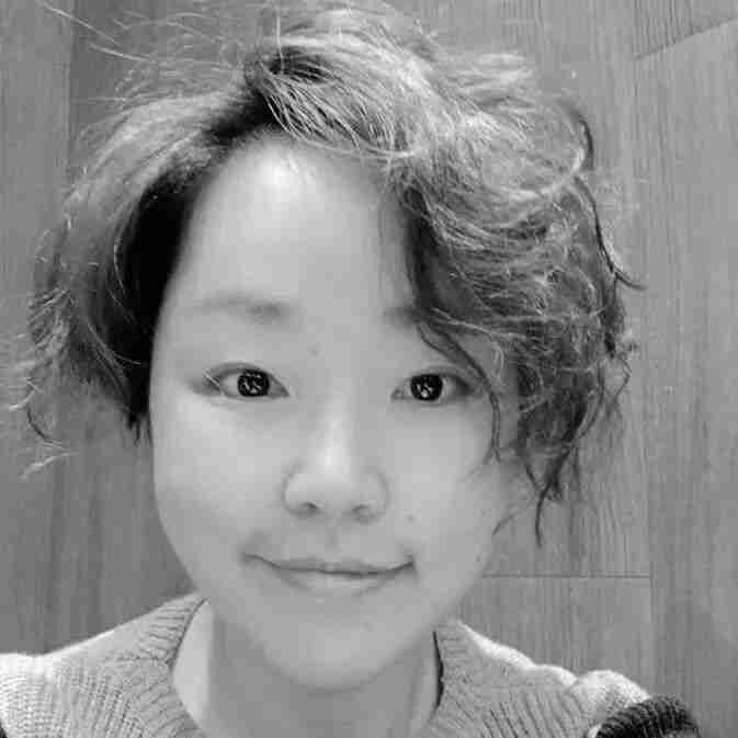 Portrait of exhibiting artist Xue Jia (薛嘉)