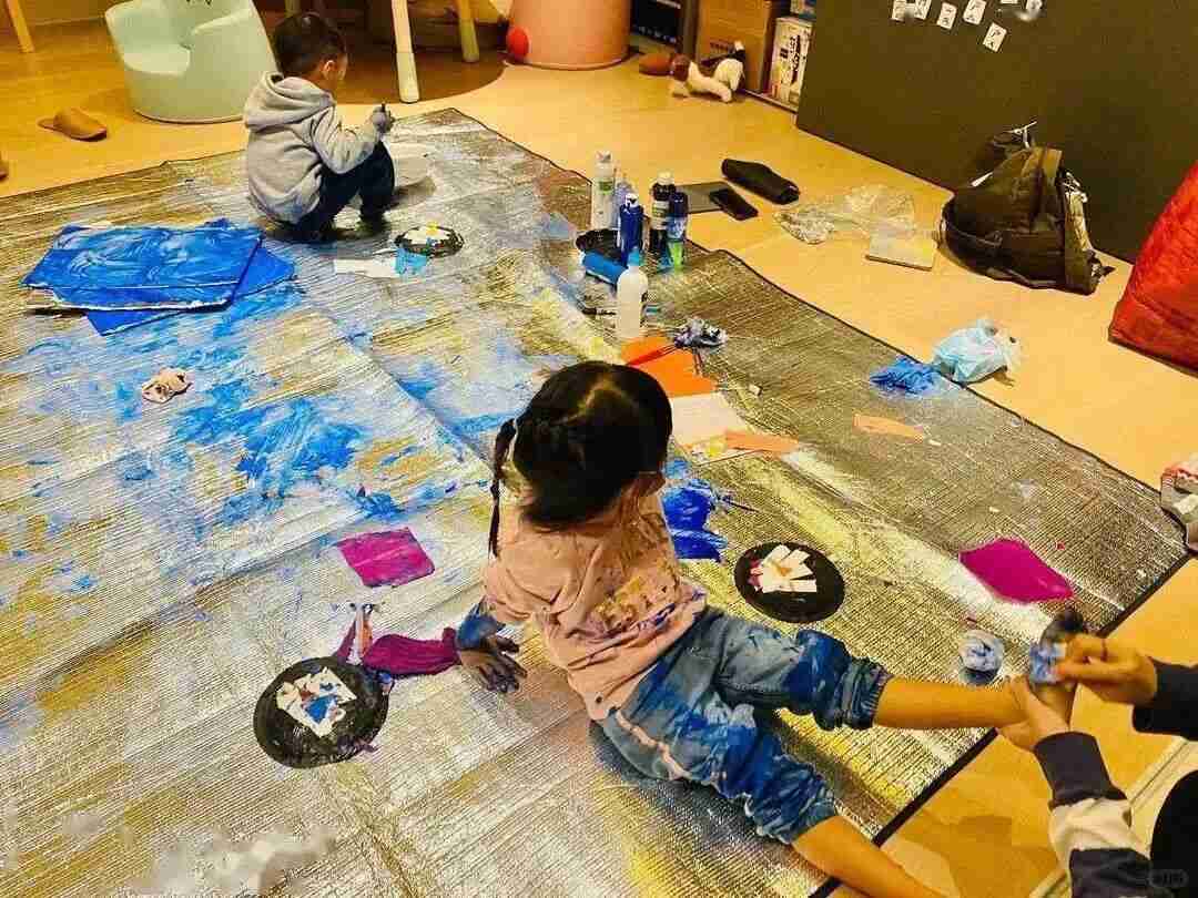 Photo illustrating a child's everyday engagement with art at home