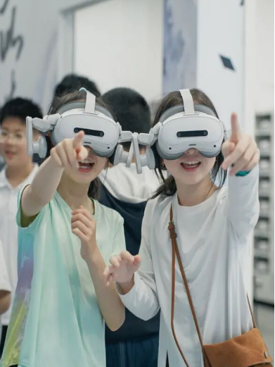 Child wearing a VR headset during the ‘What Makes Jingdezhen’ experience
